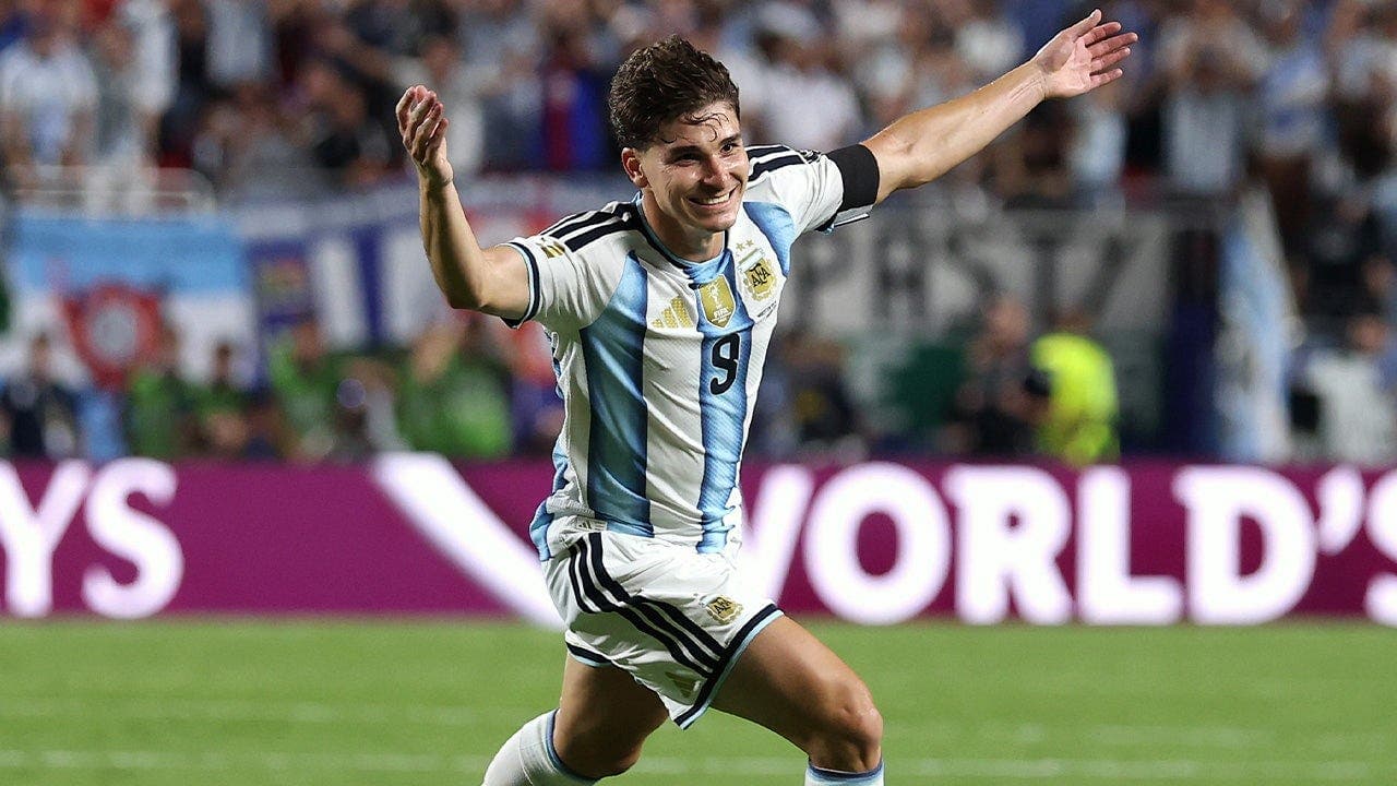 الأرجنتين تتأهل إلى نصف نهائي كأس العالم بعد انتصار على سويسرا