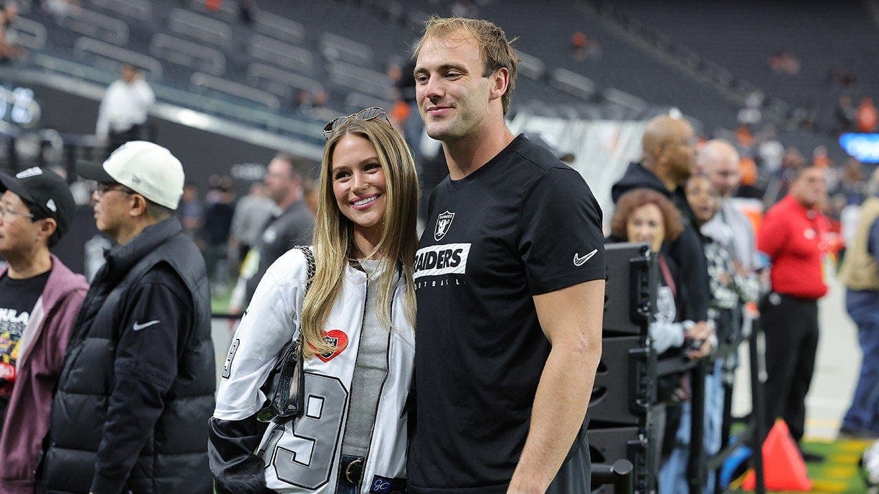 Raiders TE Brock Bowers' surprise engagement video