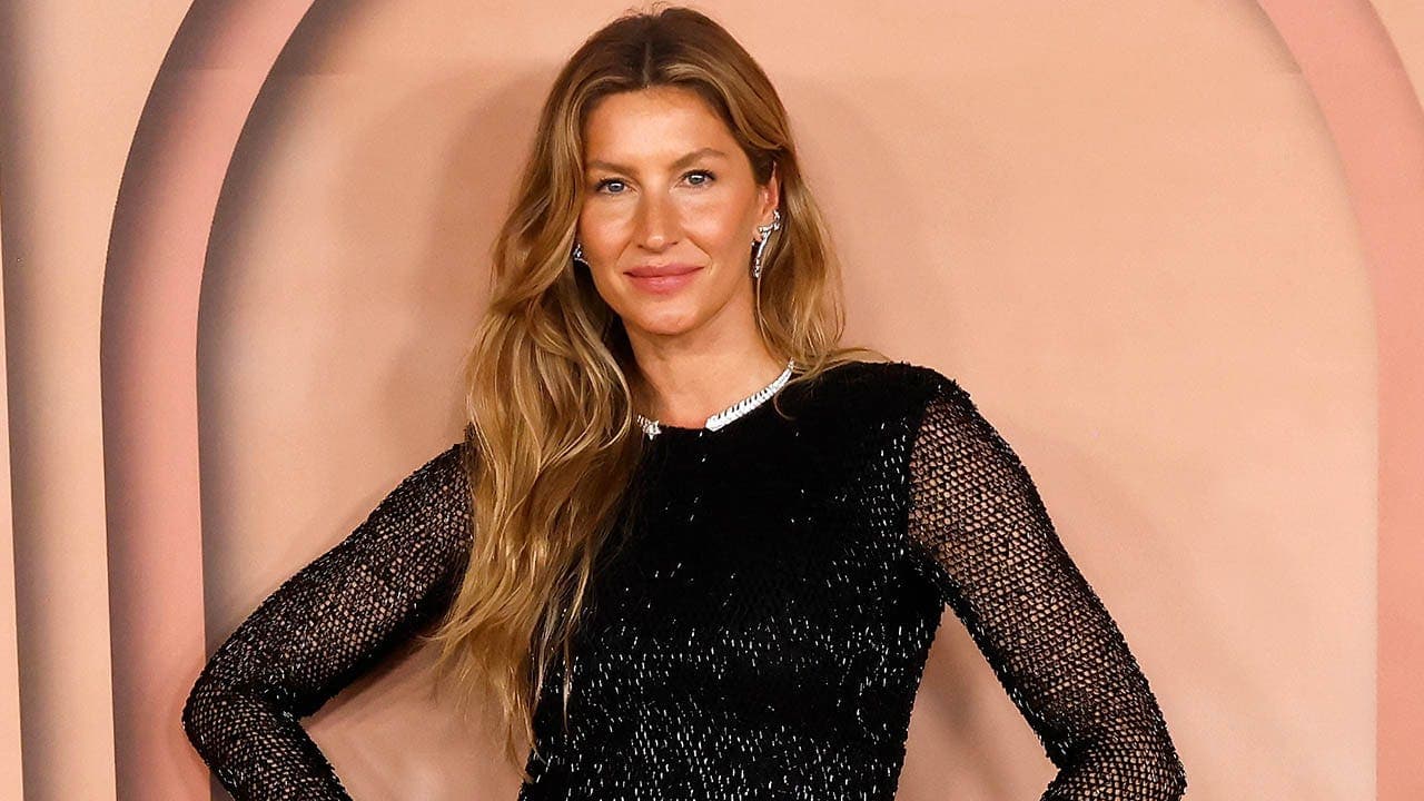 Gisele Bündchen Shares Rare Baby Photo in Tahiti