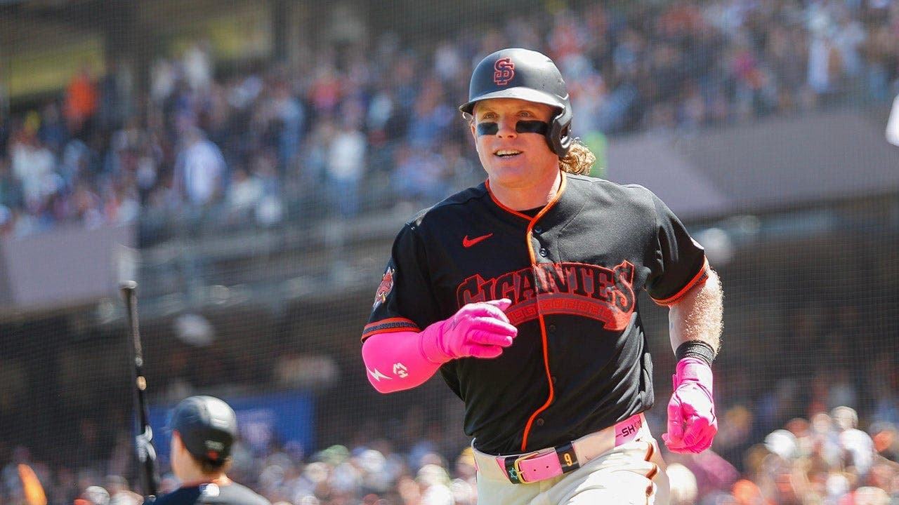 Giants outfielder hurt in late-night scooter fall