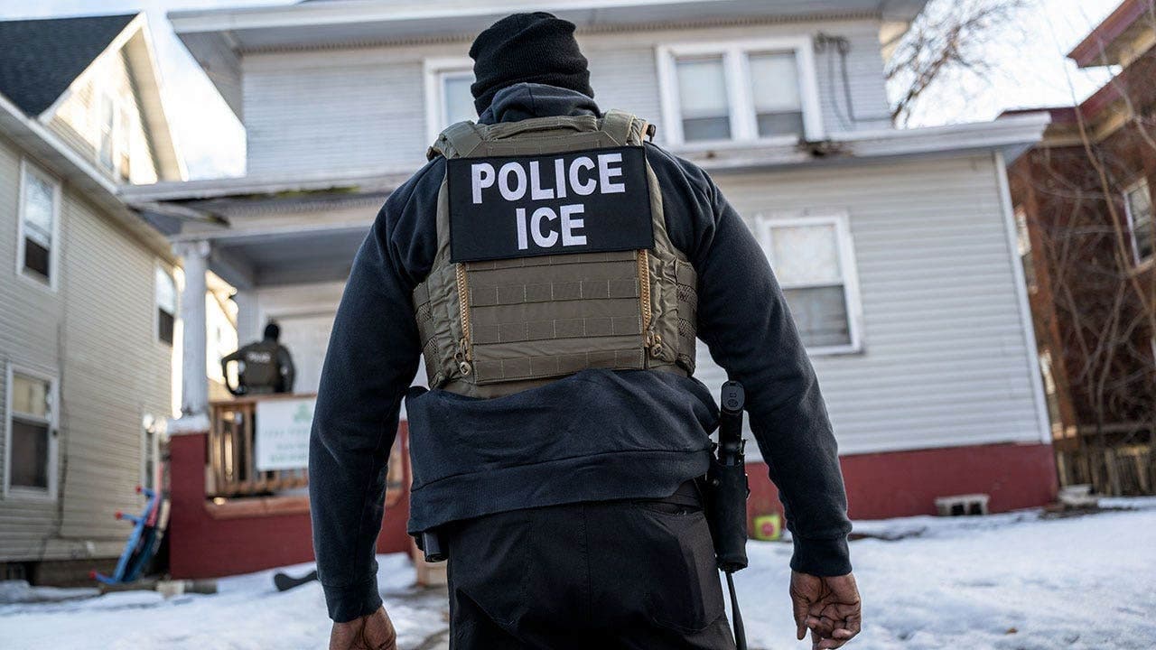 Judges detail coordination on Trump immigration cases