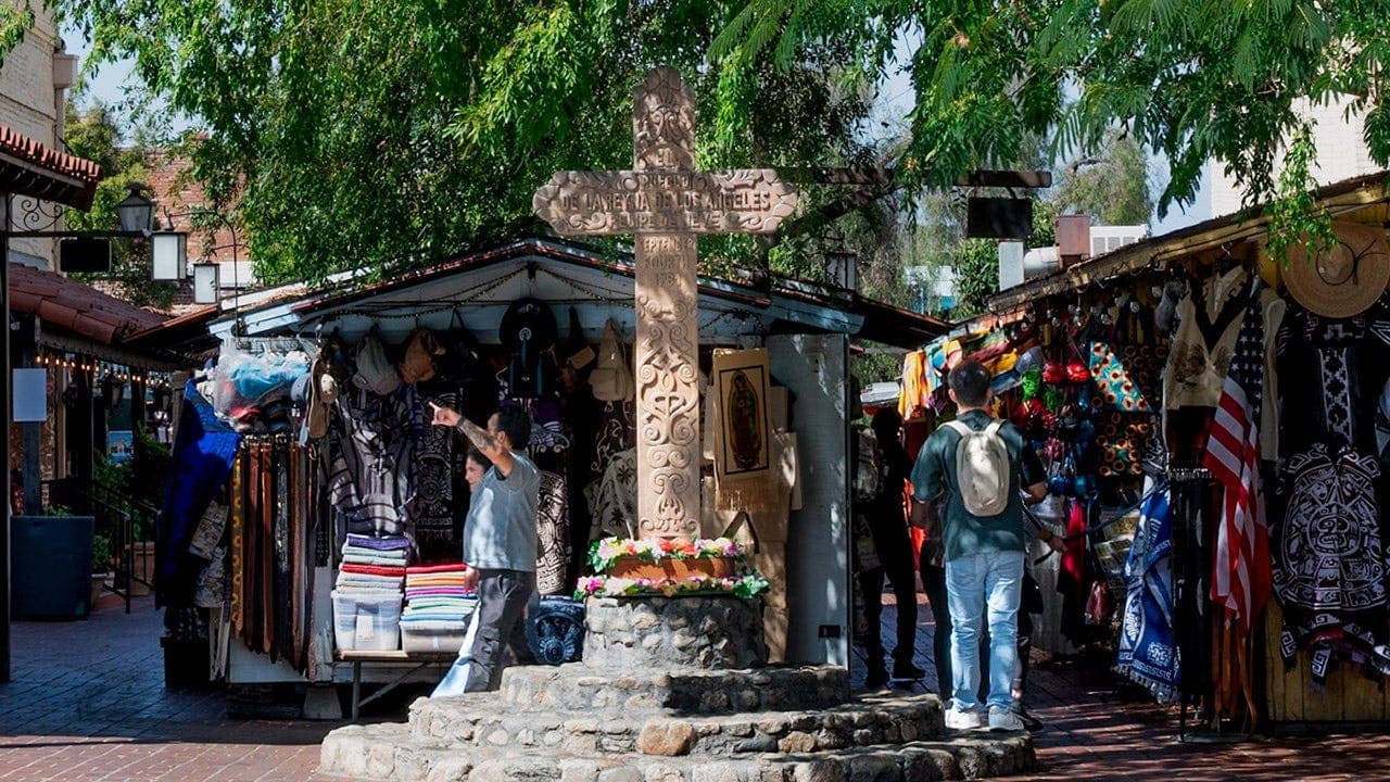 LA merchants defend 97-year-old cross