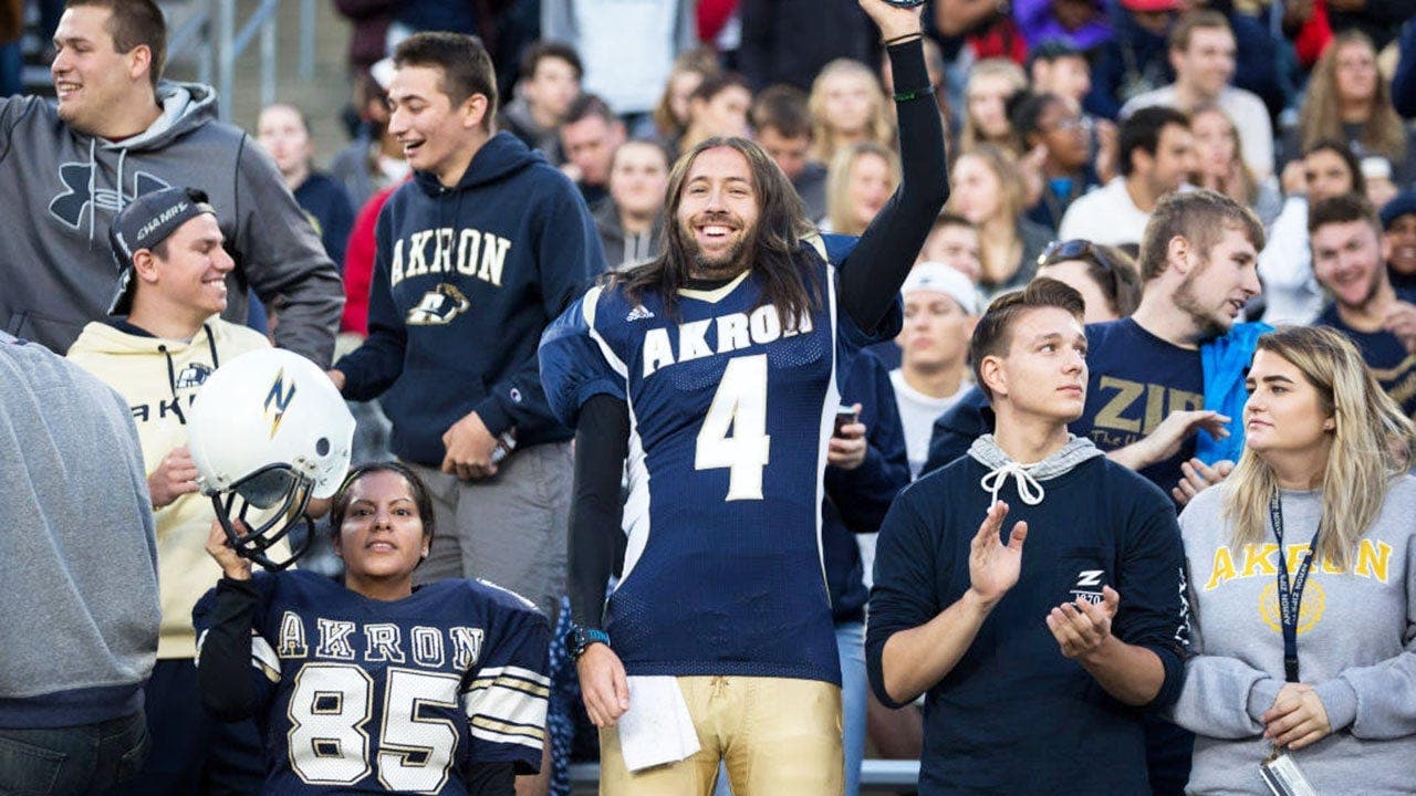 College team allows fan to call plays
