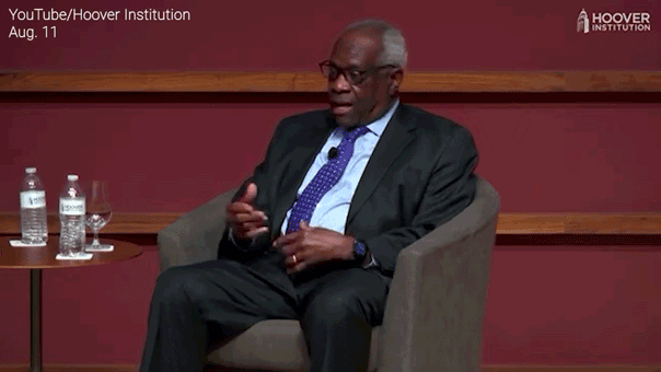 العدالة ترد على منتقدي لون بشرته السوداء
