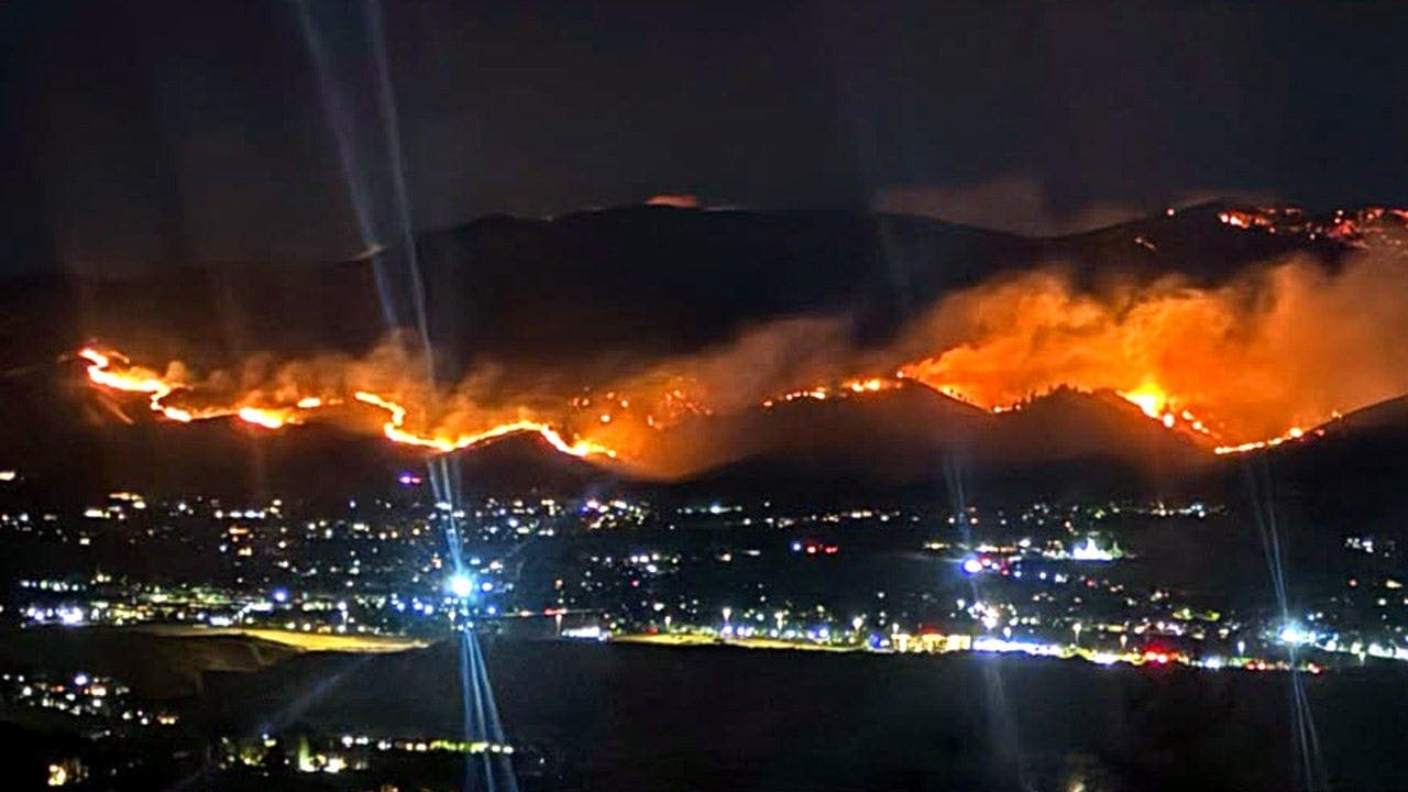 حريق الأعشاب في نيفادا يتوسع ويصل إلى 10500 فدان