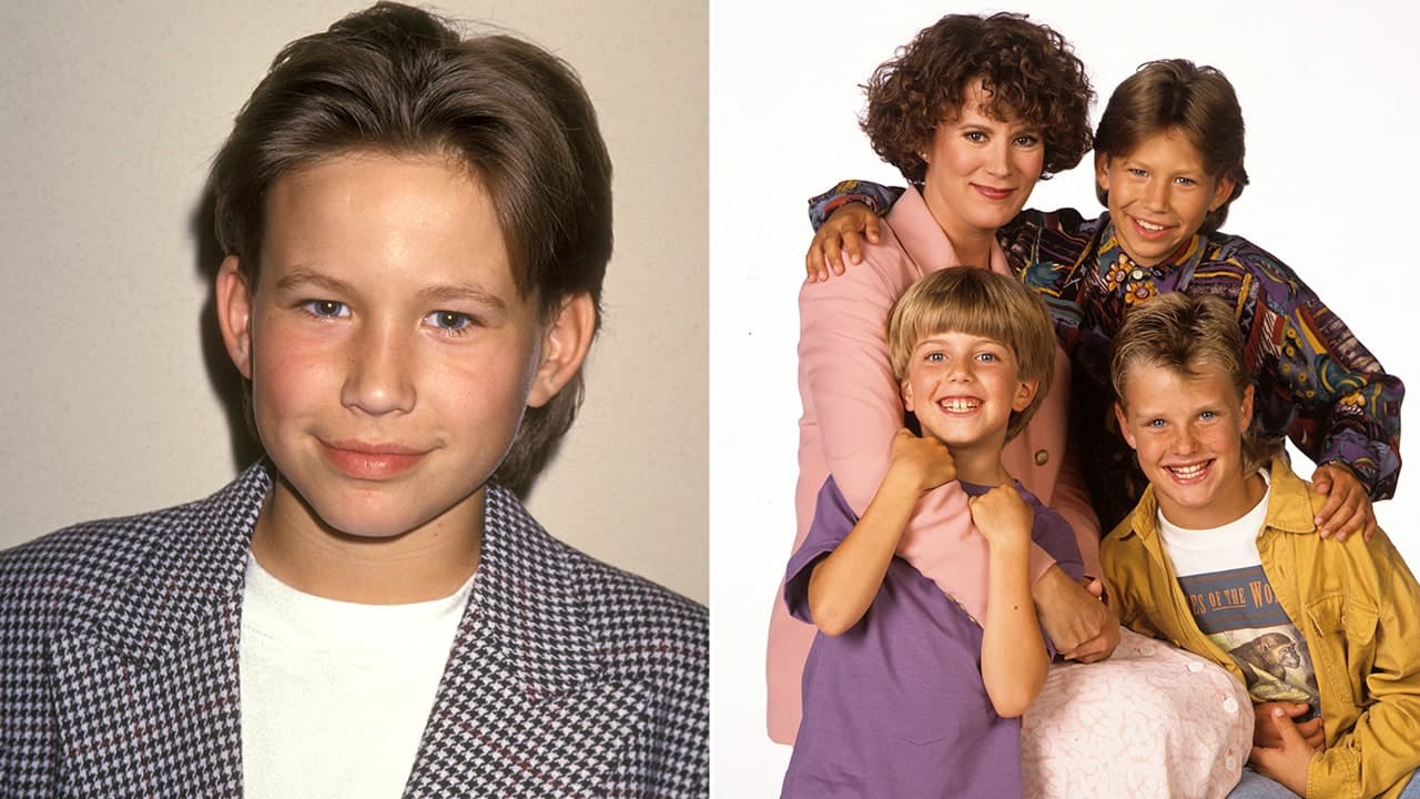 Jonathan Taylor Thomas joins reunion photo