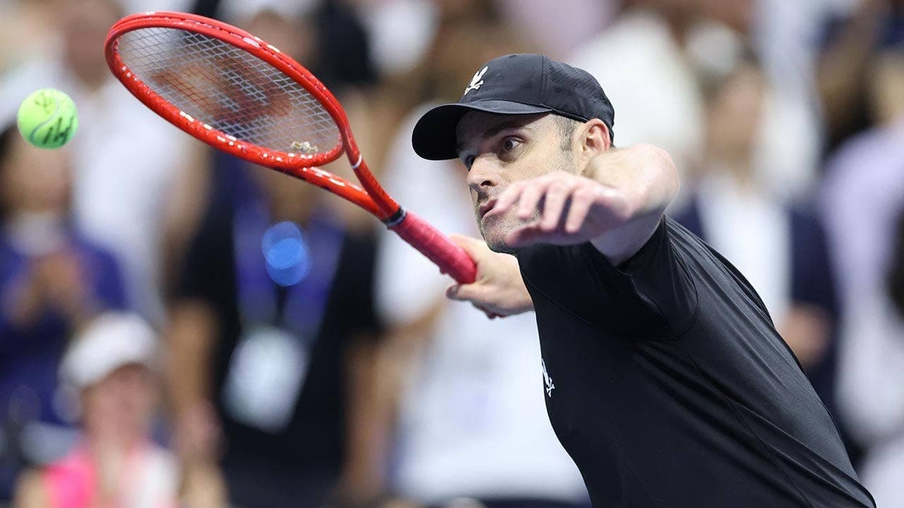 Andy Roddick defends late finishes