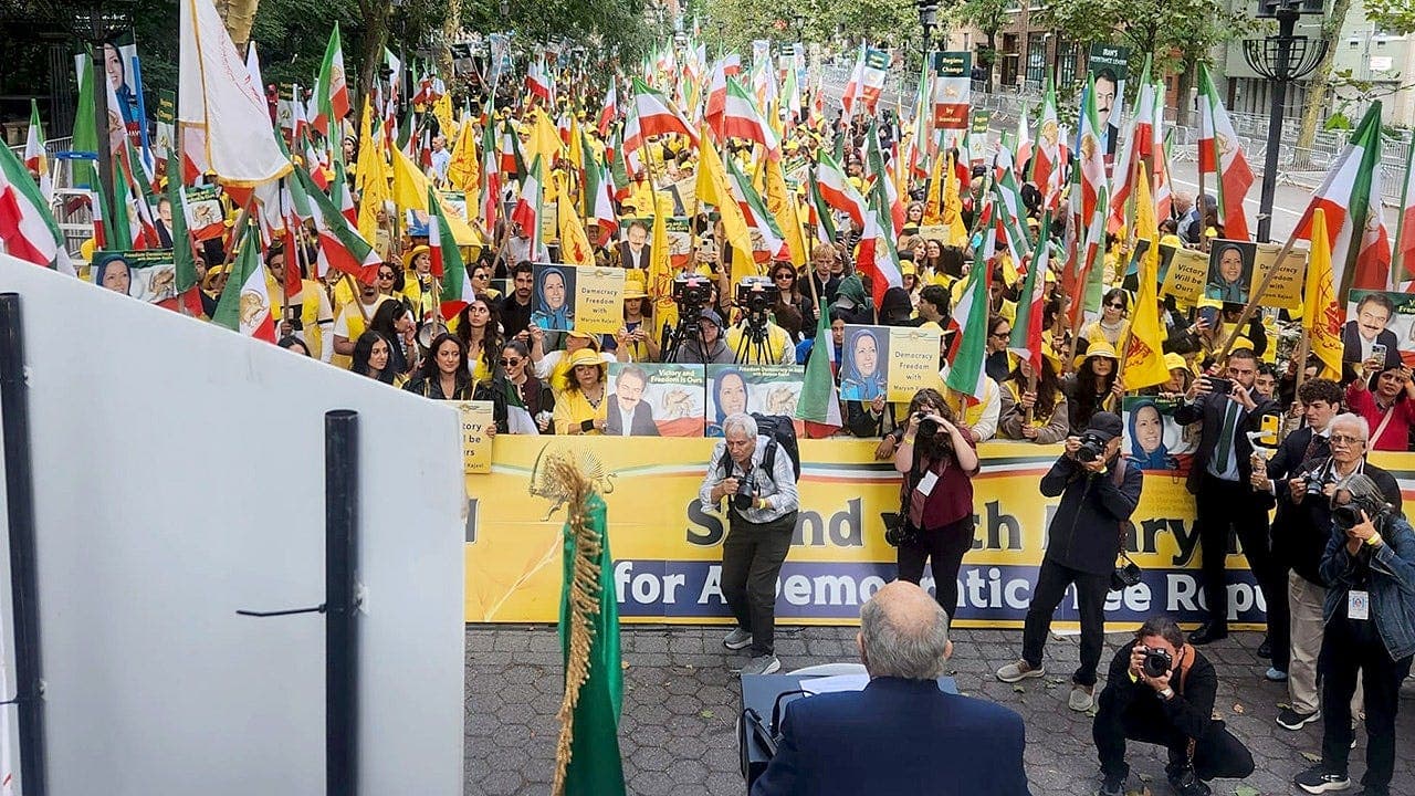 Iran mobilizes informants amid crackdown