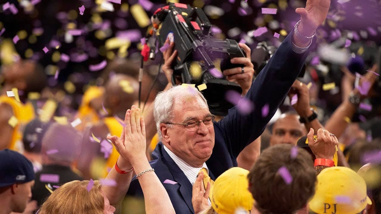 Phil Jackson to get statue at Star Plaza