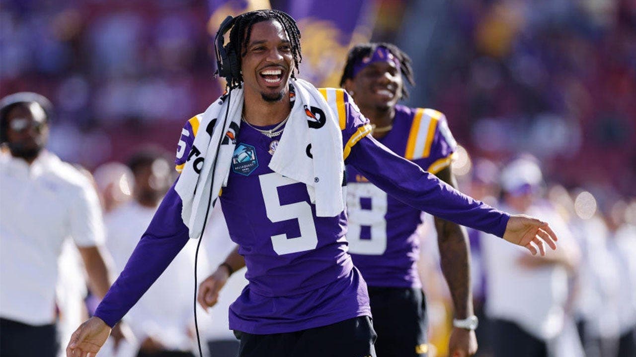 مشجعو LSU يهللون لتكريم دايليانز على الشاشة