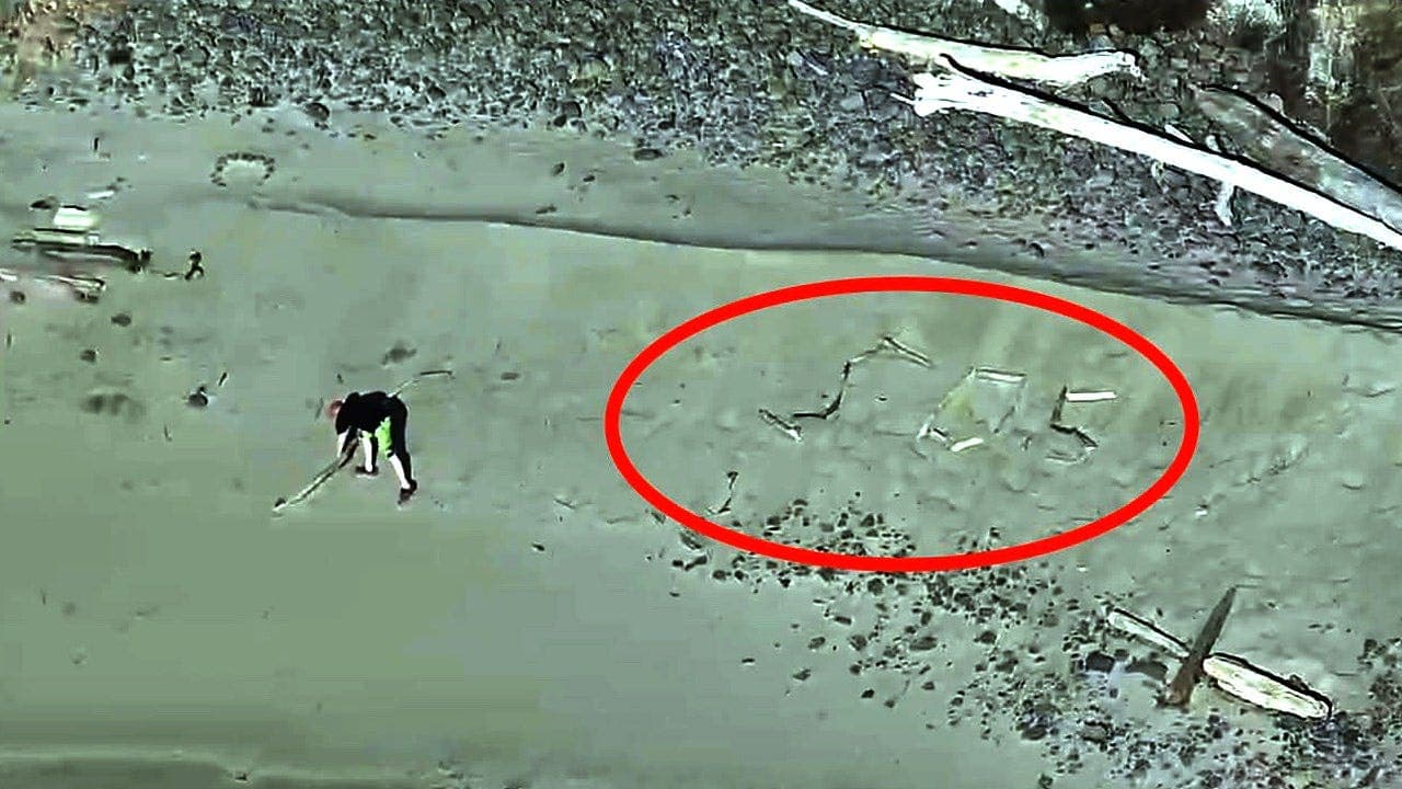 Tourists Stranded by Rising Tide on Remote Beach