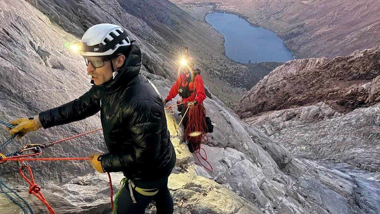 Climber stuck on ledge as rescue helicopter cannot fly