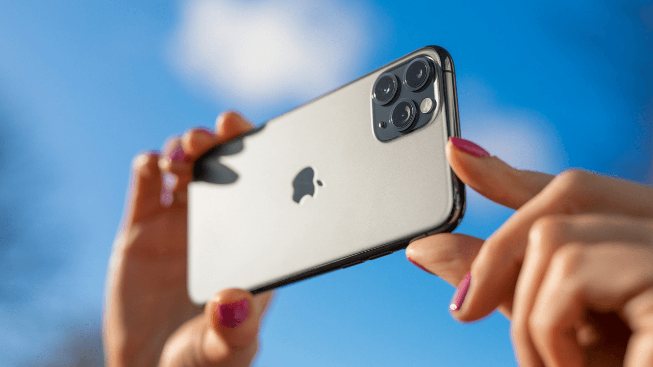 Phones can correct poorly framed photos