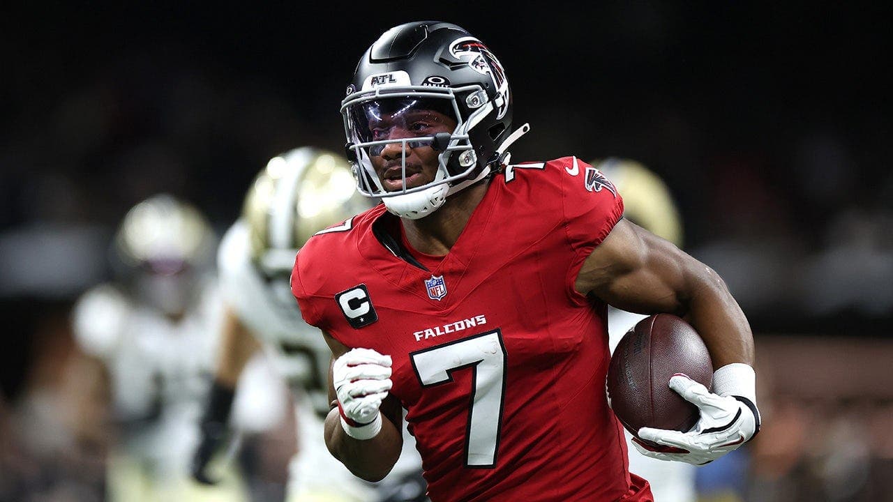 Falcons win over skeptics with Robinson's standout plays