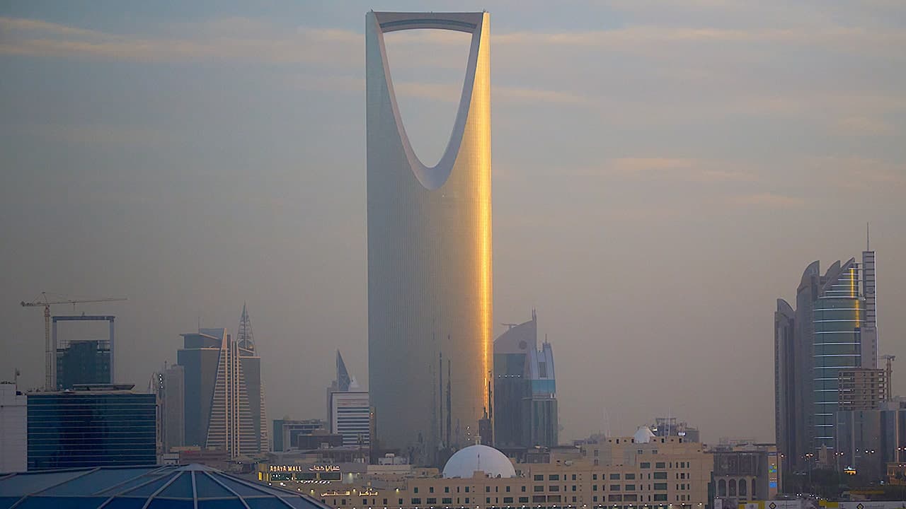 Saudi Arabia evacuates workers over Houthi attacks