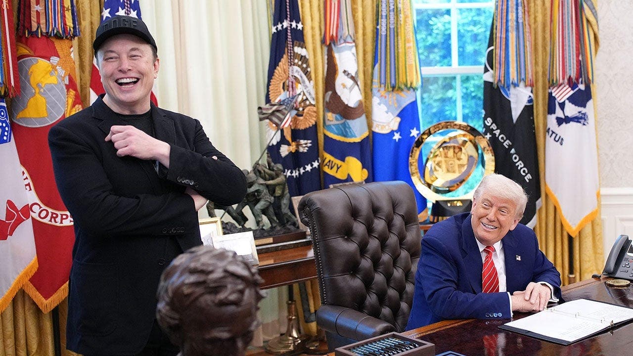 Elon Musk Rejoins Trump's Circle