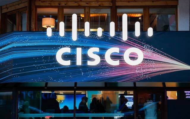 Cisco shares fall despite strong earnings