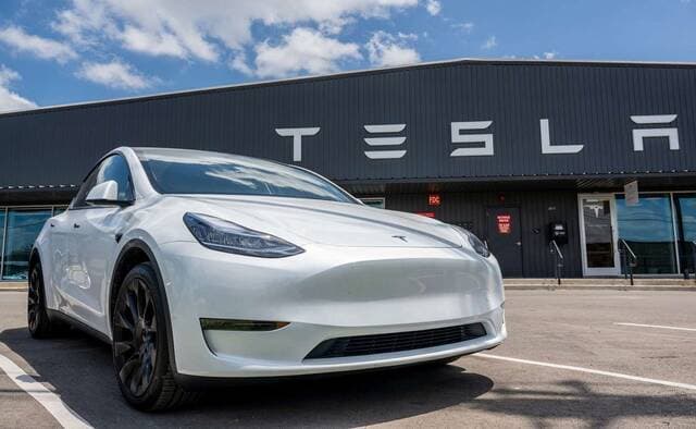 Tesla beats Q3 delivery forecasts