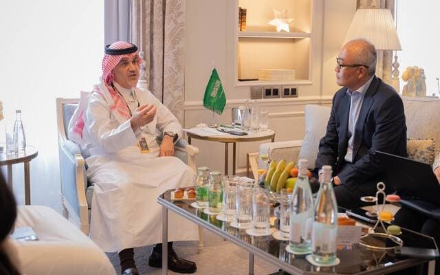 Investment Minister reviews gaming industry expansion
