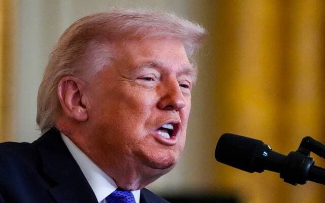 Trump denies Iran talks, confirms Strait opening