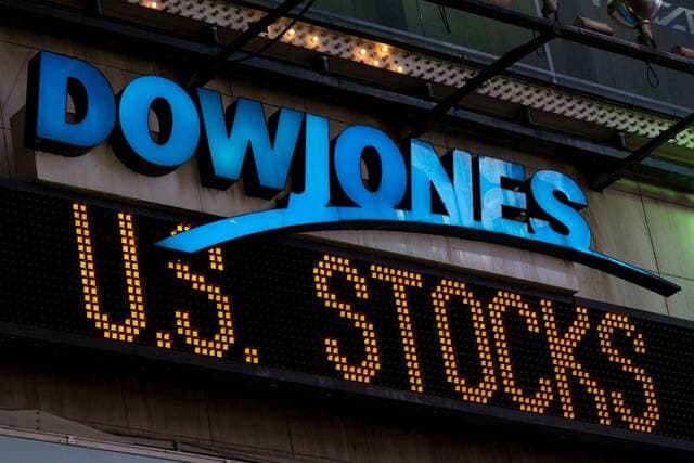 Dow rises 1000 points on earnings and Hormuz reopening hopes