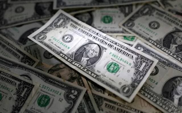 ارتفاع الدولار رغم تراجع توقعات رفع الفائدة