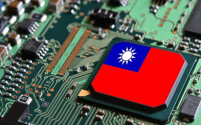 Taiwan probes Chinese firms over semiconductor recruitment