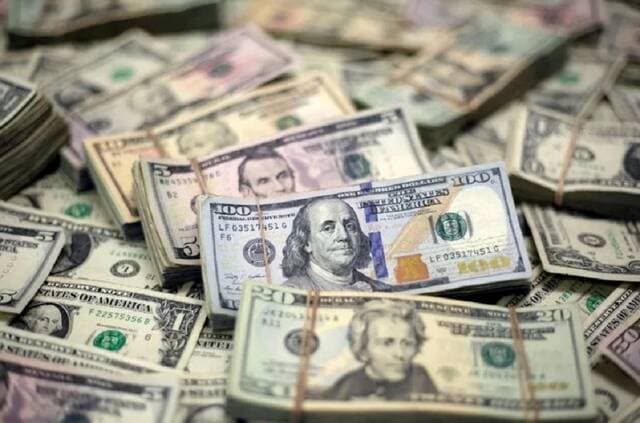 ارتفاع الدولار مقابل الين واليورو واستقرار الاسترليني