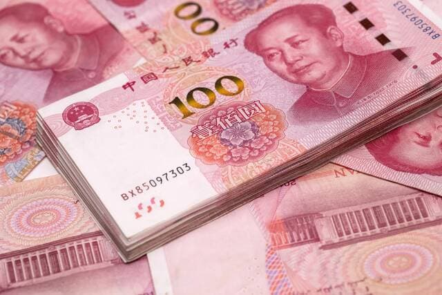 Yuan Records Largest Monthly Gain Supported by Chinese Central Bank's Decision