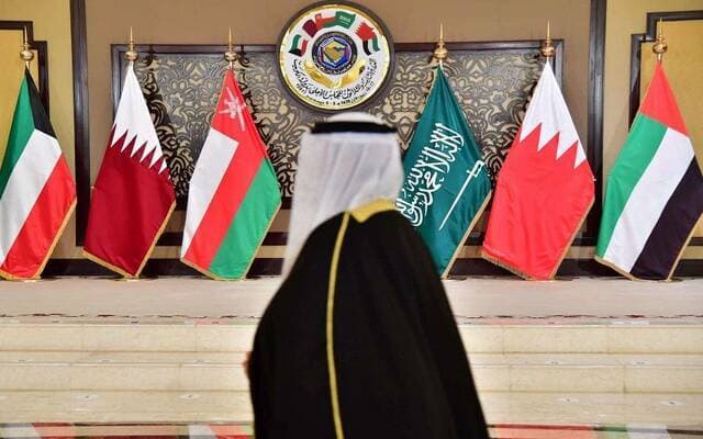Gulf nations debate Strait of Hormuz navigation