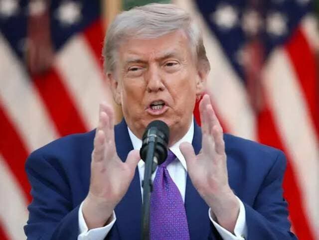 Trump warns Oman over Hormuz talks