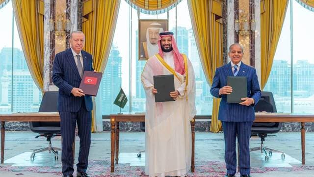 وزير خارجية تركيا: مصر قد تتبع اتفاق مكة