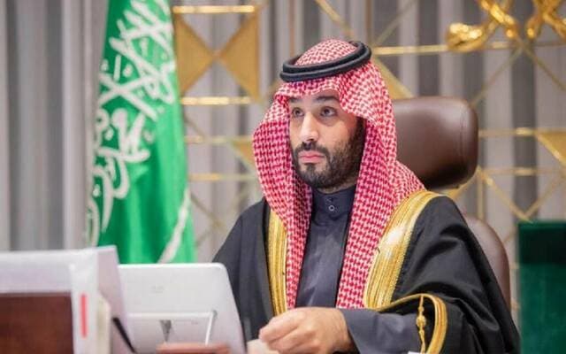 ولي العهد يناقش مع قائد القيادة الوسطى المستجدات الإقليمية