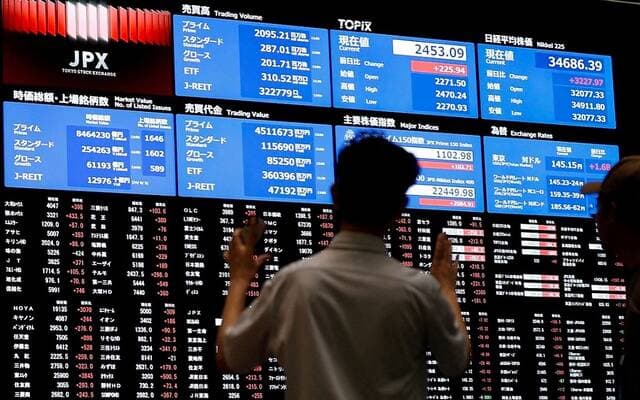أسهم آسيوية تتعافى مع تراجع العوائد