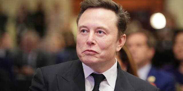 Elon Musk to offer children in US SpaceX shares