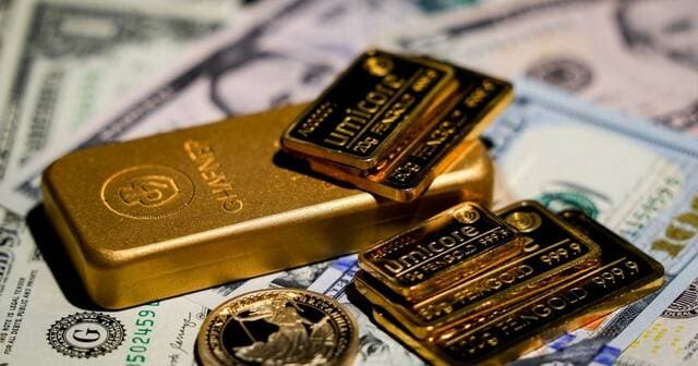Gold rises as dollar weakens and rate hike bets decline