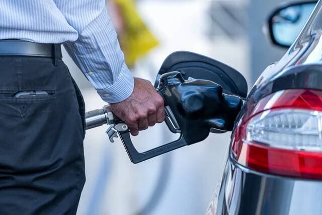 U.S. gasoline stocks reach 12-year low