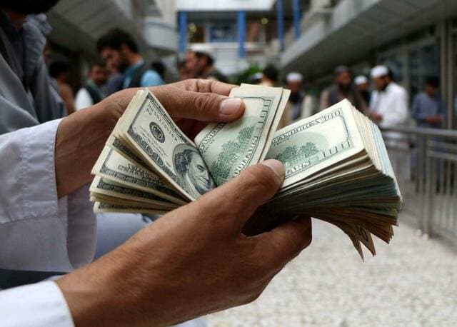 Dollar drops versus Egyptian pound