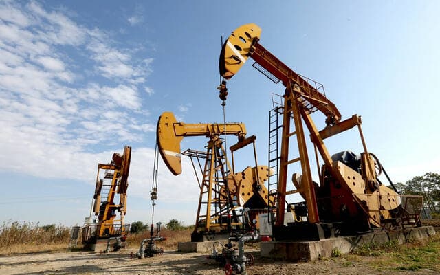 Oil prices rise on Iran supply worries