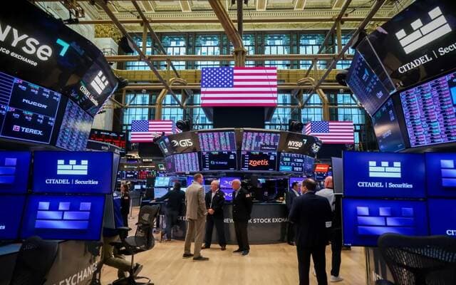US futures rise on tech rebound