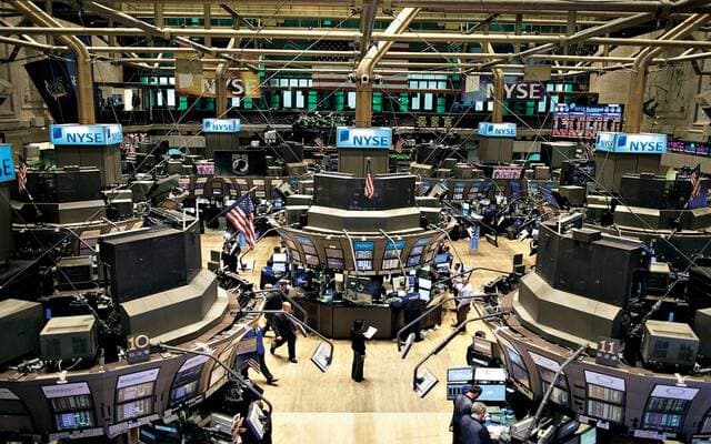 Global chip stocks fall over AI concerns