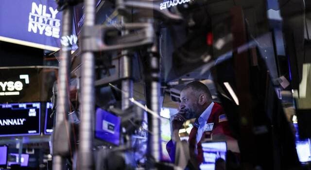 US stocks fall on Iran tension and rate fears