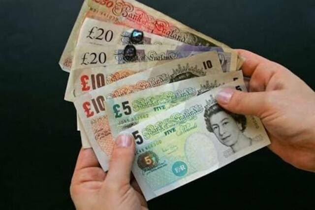 Sterling dips amid Middle East updates