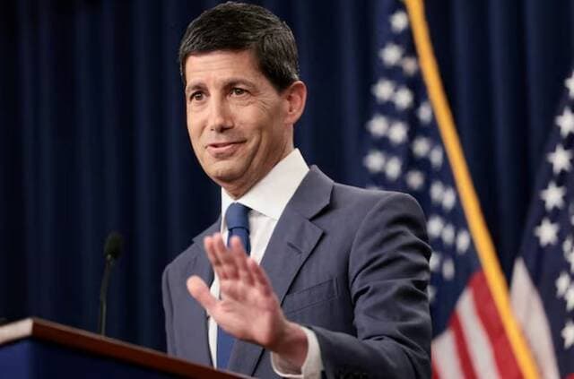 Debt concerns challenge Fed independence