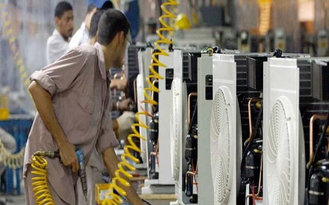 صناعات توقع عقد مركز التنس الوطني