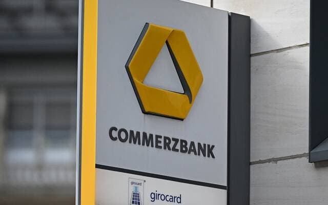 Commerzbank Approaches UniCredit on Merger