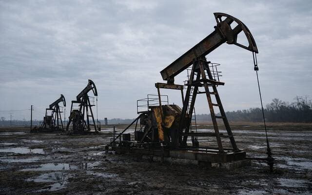 Oil prices drop on Iran-US talks