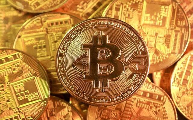 ارتفاع البيتكوين بدعم من ترامب وعائدات السندات