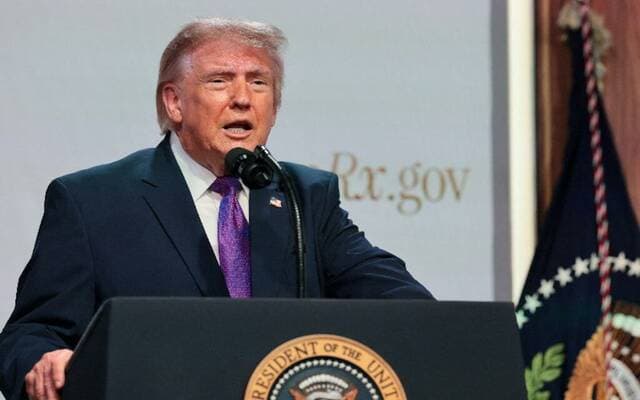 Trump halts strikes and begins talks