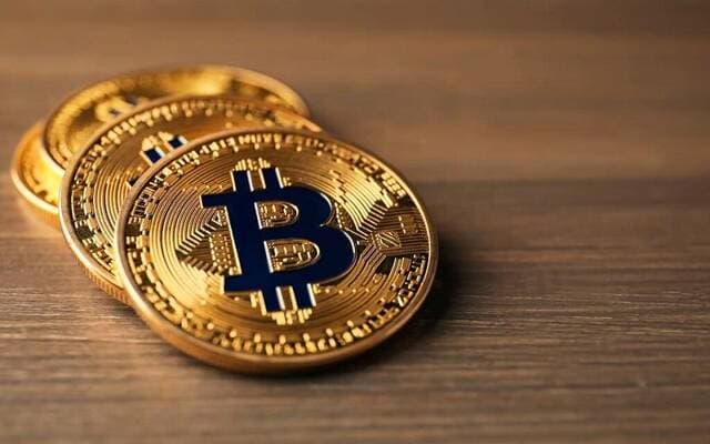 بيتكوين يرتفع قبل قرار الفيدرالي